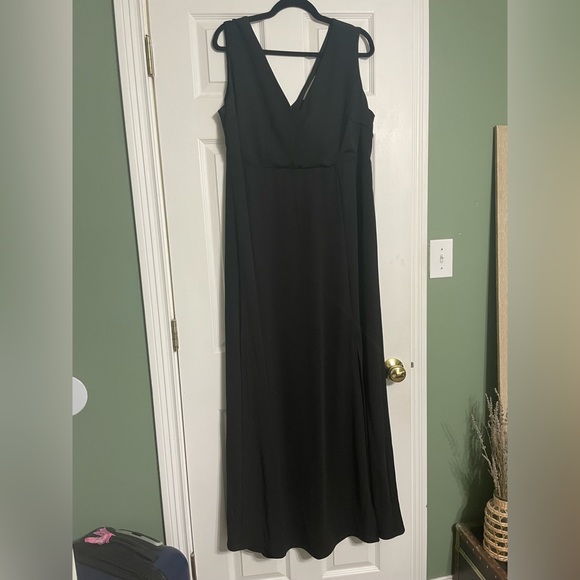 Birdy Grey “Shamin” Dress in 2x Curve (Maternity friendly) - Picture 3 of 6